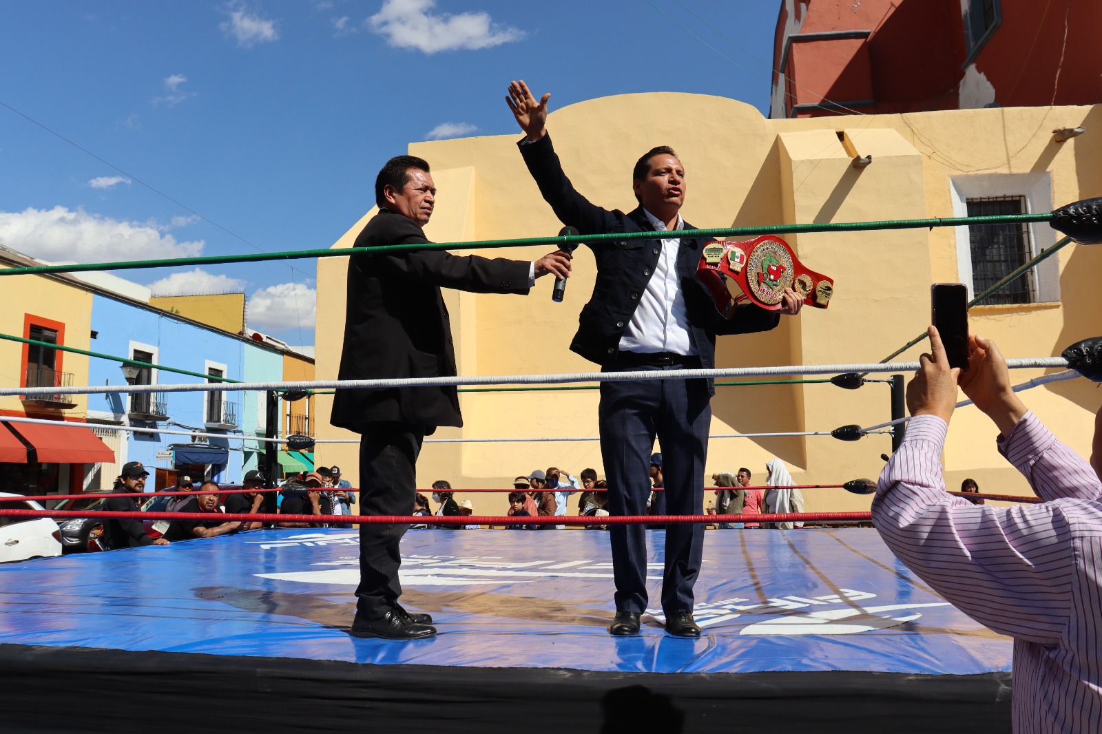 Invita Luis Antonio Herrera a función gratuita de Lucha Libre Independiente en San Gabriel Cuauhtla